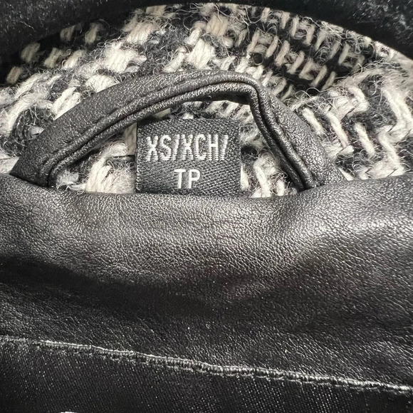 XS guess sweater faux leather with fringe on front classic and stylish​ - Picture 3 of 4